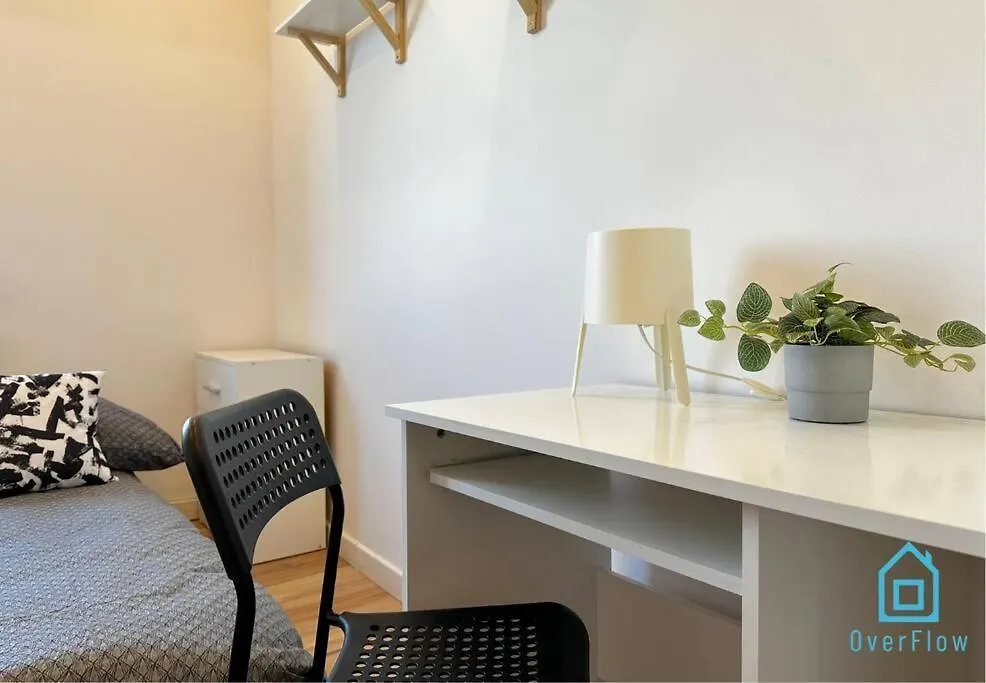 Waza Room - Peaceful Retreat, 10 Minutes To Gdansk Old Town & Seaside Kwatera prywatna